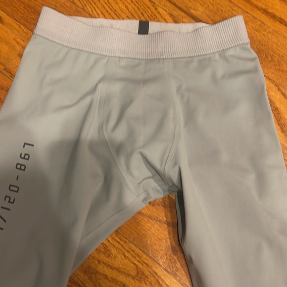 Lululemon Tights Grey - Picture 3 of 6